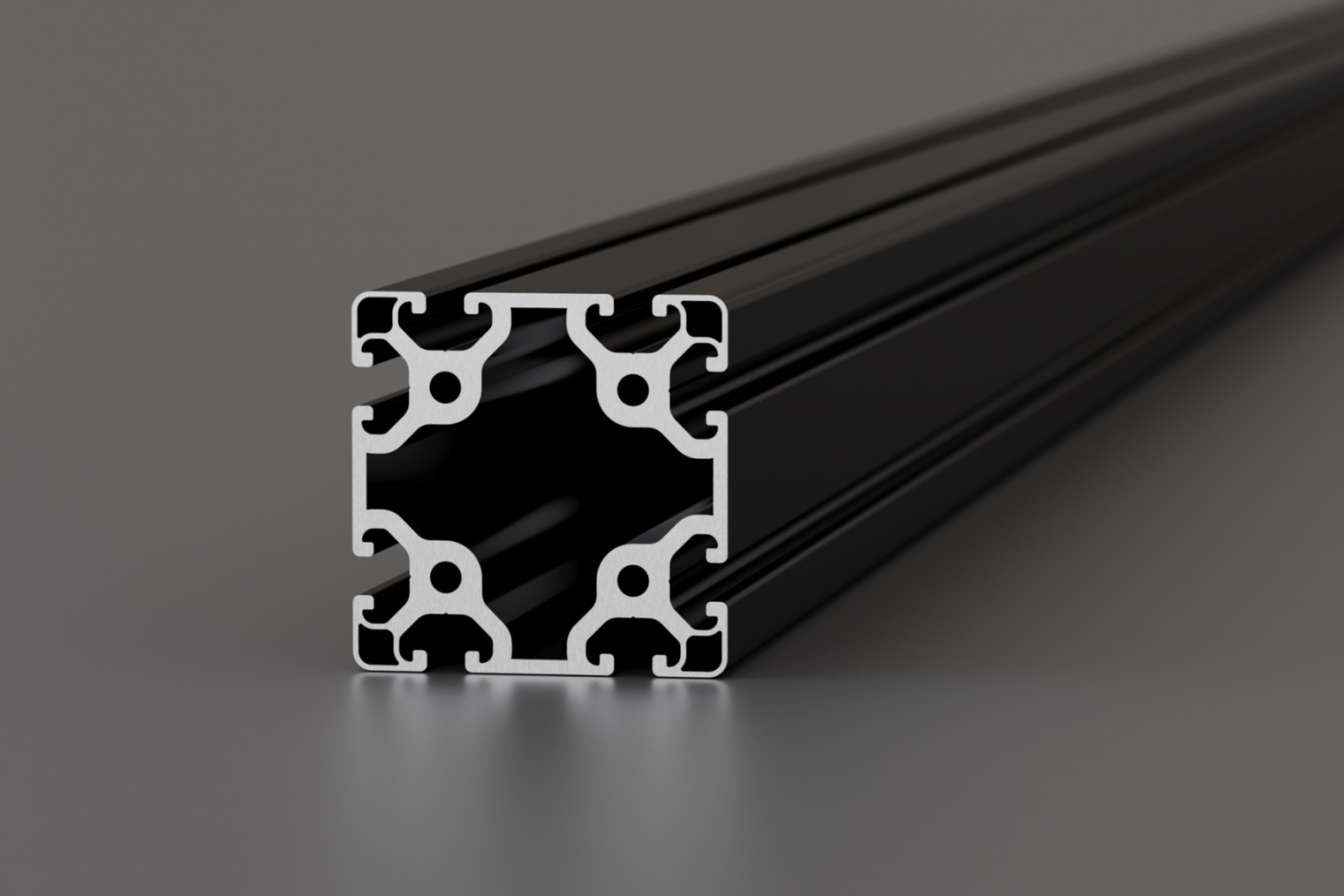 Schwarz eloxiertes Aluminiumprofil I-Typ 80x80 mit Nut 8, Blick auf den Querschnitt der Stirnseite